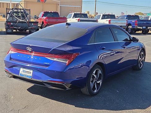 Used 2023 Hyundai Elantra Limited image 5