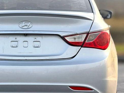 Used 2013 Hyundai Sonata SE w/ Navigation & Sunroof Pkg image 14