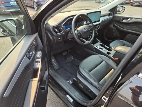 Used 2025 Ford Escape Platinum AWD/4WD image 18