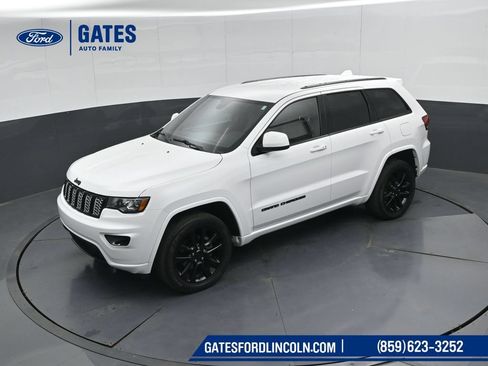 Used 2020 Jeep Grand Cherokee Altitude AWD/4WD image 52