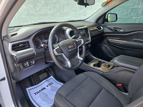 Used 2023 GMC Acadia SLE FWD image 13
