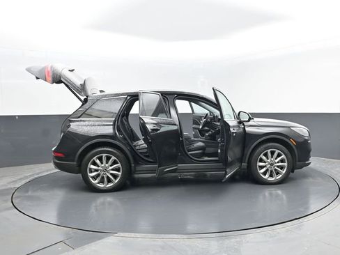 Used 2022 Lincoln Corsair AWD w/ Premium Package image 34