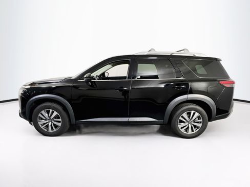 Used 2023 Nissan Pathfinder SL w/ Black Appearance Package AWD/4WD image 8