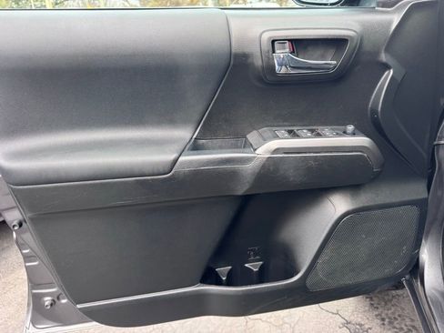 Used 2019 Toyota Tacoma TRD Off-Road image 20