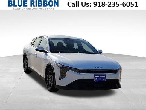 Used 2025 Kia K4 FWD image 1
