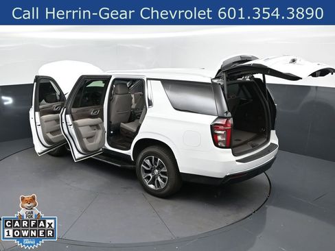 Used 2024 Chevrolet Tahoe LT RWD image 2