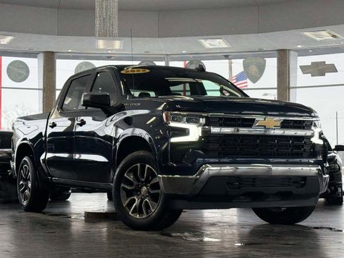 Used 2022 Chevrolet Silverado 1500 LT image 1