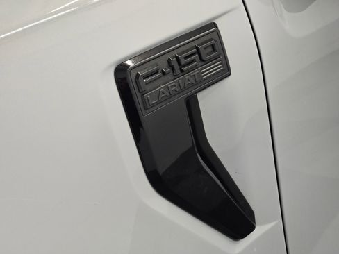 Used 2025 Ford F150 Lariat w/ Equipment Group 501A Mid image 12