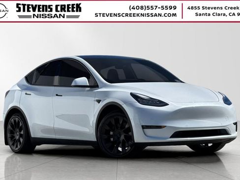 Used 2022 Tesla Model Y Long Range image 1