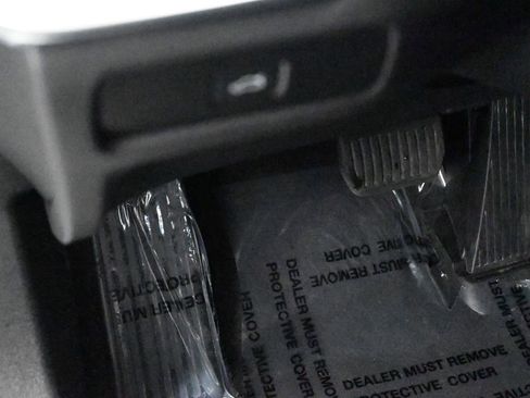 Used 2024 Volvo S60 B5 Core image 27