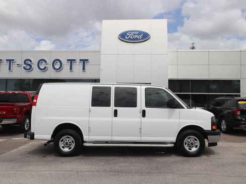 Used 2024 GMC Savana 2500 w/ Driver Convenience Package RWD image 16