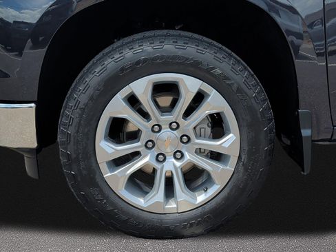 Used 2024 Chevrolet Silverado 1500 LTZ AWD/4WD image 7
