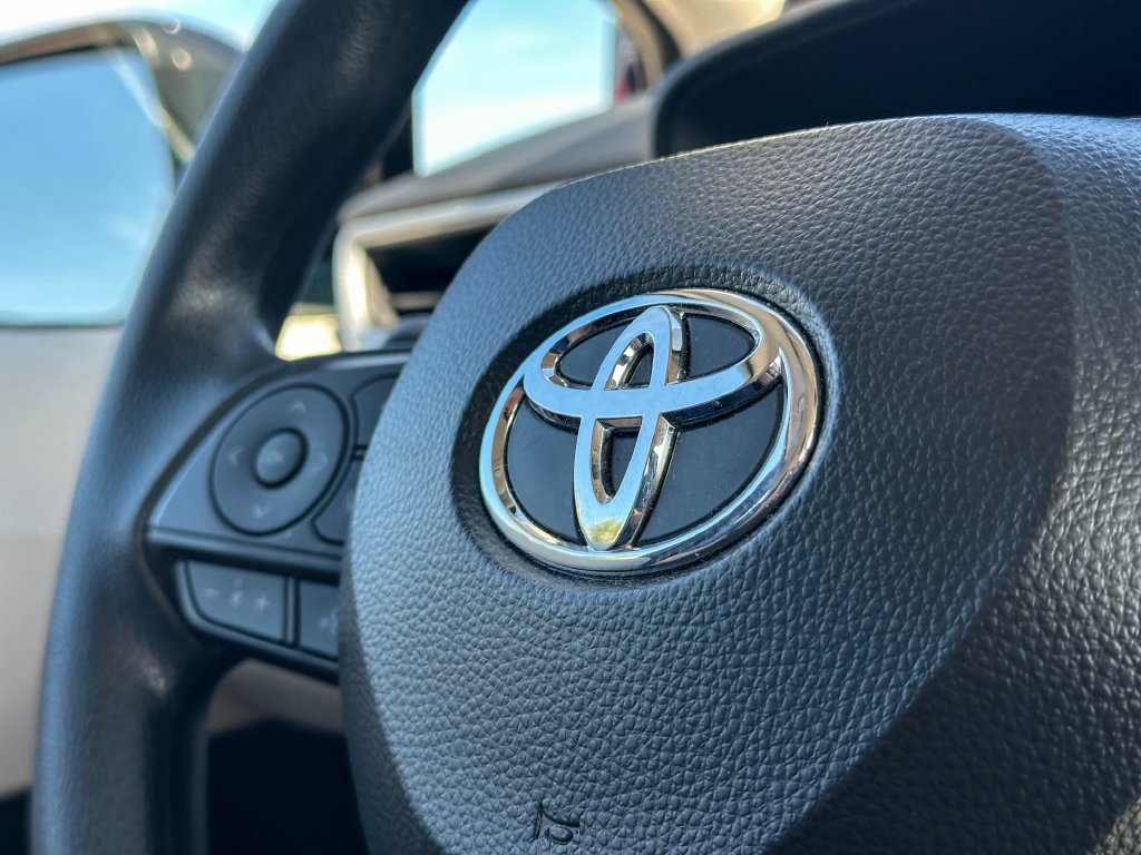 Used 2026 Toyota Corolla LE FWD image 27