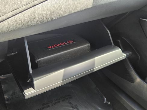 Used 2025 Toyota Corolla SE FWD image 18