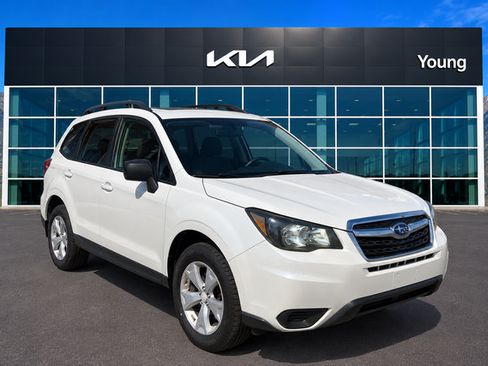 Used 2015 Subaru Forester 2.5i w/ Alloy Wheel Package AWD/4WD image 1