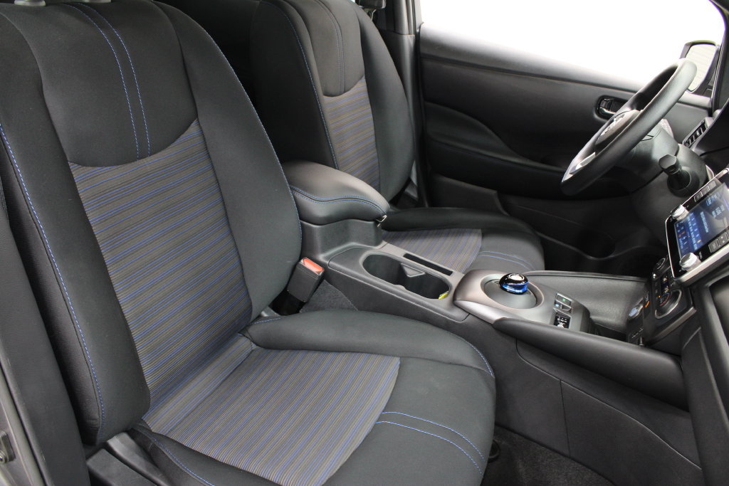 Used 2025 Nissan Leaf S FWD image 22