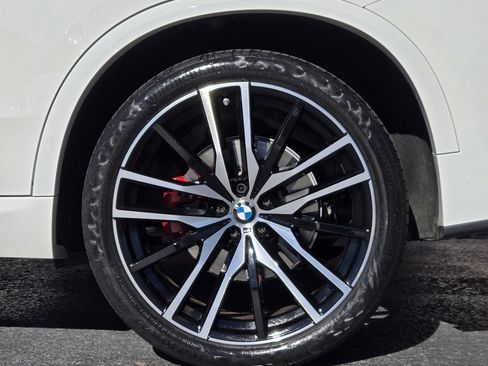 Used 2023 BMW X5 sDrive40i w/ M Sport Package image 7