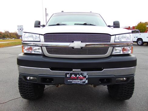 Used 2004 Chevrolet Silverado 2500 LT w/ Heavy-Duty Power Package image 3