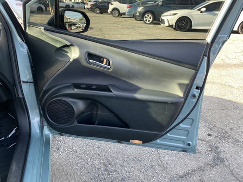 Used 2021 Toyota Prius LE image 20