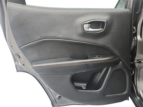 Used 2018 Jeep Compass Limited w/ Navigation Group image 23