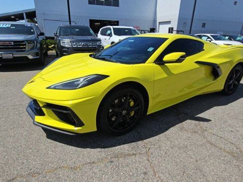 Used 2022 Chevrolet Corvette Stingray Preferred Cpe w/ Z51 Performance Package image 4