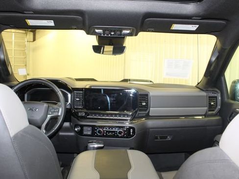 Used 2023 Chevrolet Silverado 1500 ZR2 w/ Technology Package AWD/4WD image 19