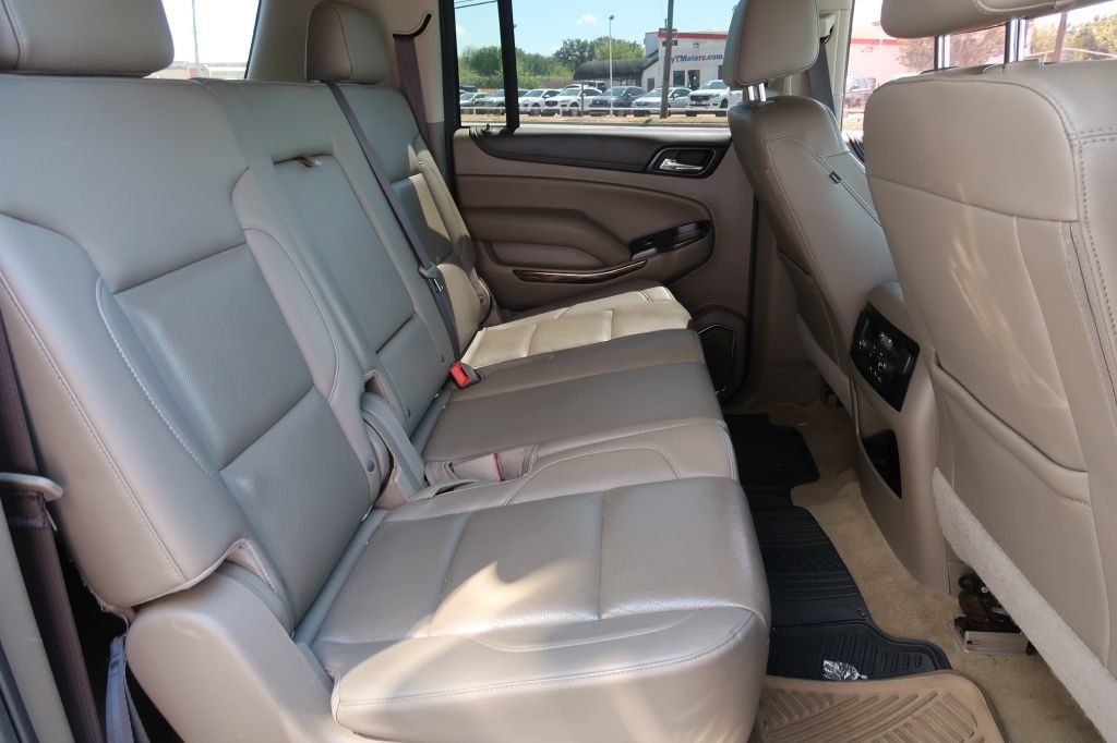 Used 2017 GMC Yukon XL SLT w/ Open Road Package AWD/4WD image 10