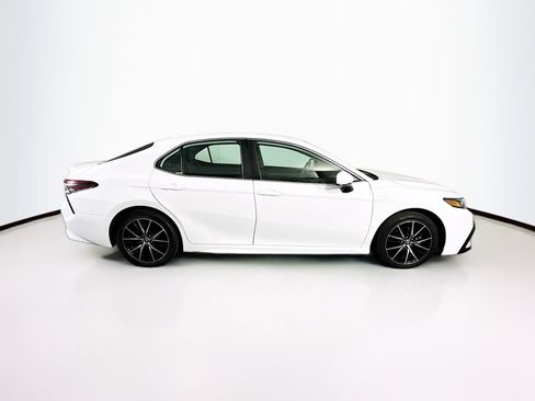 Used 2021 Toyota Camry SE w/ Carpet Mat Package (TMS) image 10