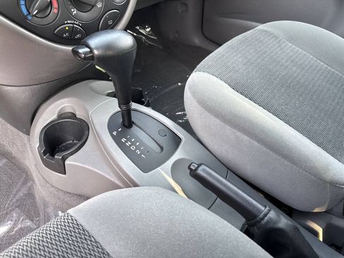 Used 2003 Ford Focus SE FWD image 22