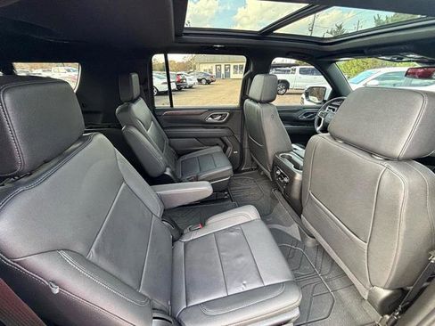 Used 2024 Chevrolet Suburban Z71 w/ Luxury Package image 45