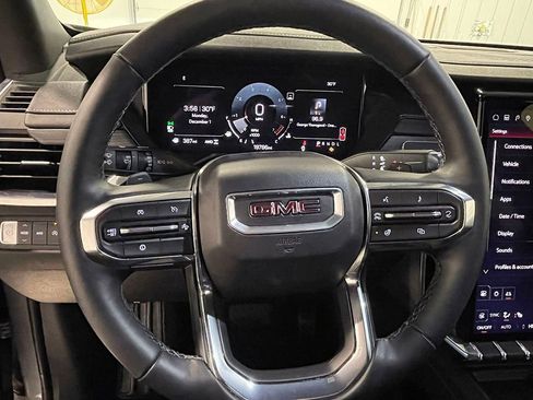 Used 2025 GMC Acadia Elevation image 36