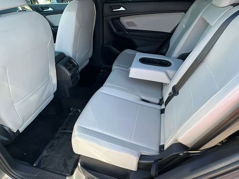 Used 2020 Volkswagen Tiguan SE R-Line image 24