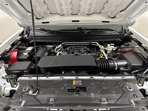 Used 2024 Chevrolet Colorado W/T image 27