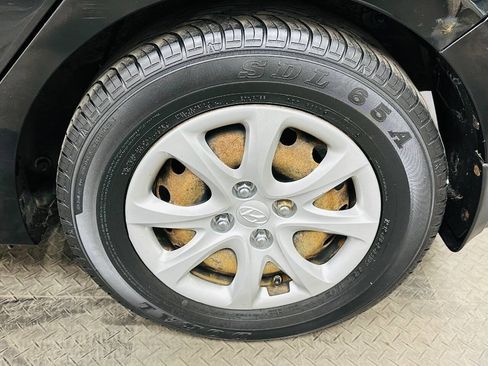 Used 2013 Hyundai Accent GS FWD image 22