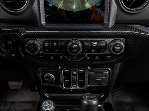 Used 2021 Jeep Wrangler Unlimited Sahara AWD/4WD image 27