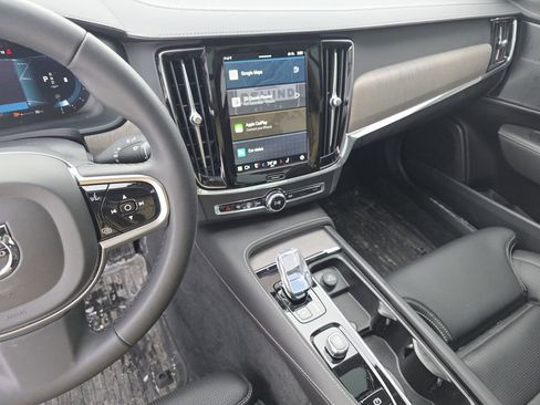 Used 2024 Volvo S90 B6 Ultimate w/ Protection Package Premier image 27