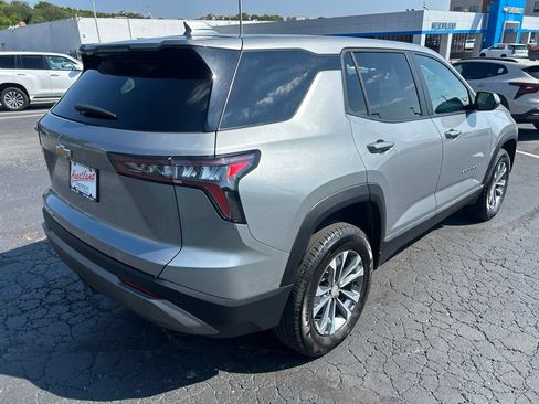 Used 2026 Chevrolet Equinox LT AWD/4WD image 5