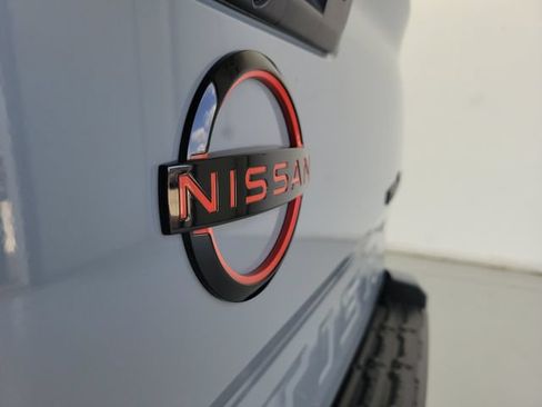 Used 2023 Nissan Frontier PRO-4X w/ Tow Package AWD/4WD image 9