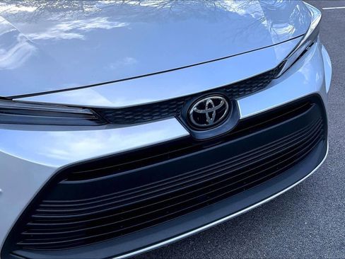 Certified 2023 Toyota Corolla LE image 28