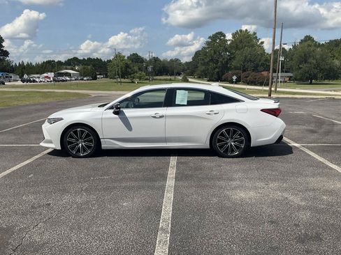 Used 2019 Toyota Avalon XSE w/ Carpet Mat Package FWD image 12