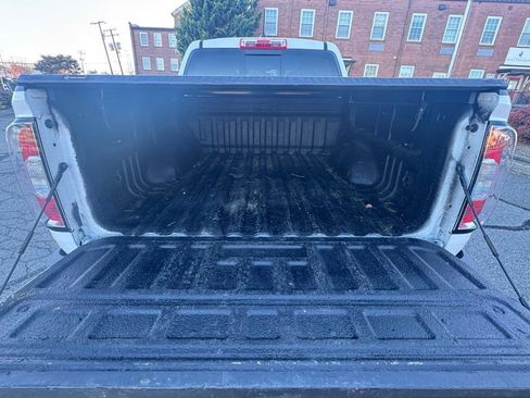 Used 2022 GMC Canyon Elevation image 32