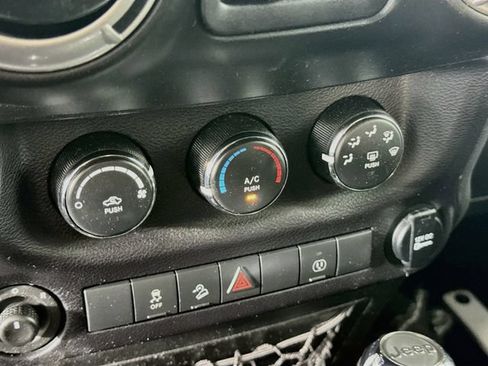 Used 2015 Jeep Wrangler Unlimited Sahara w/ Max Tow Package AWD/4WD image 17