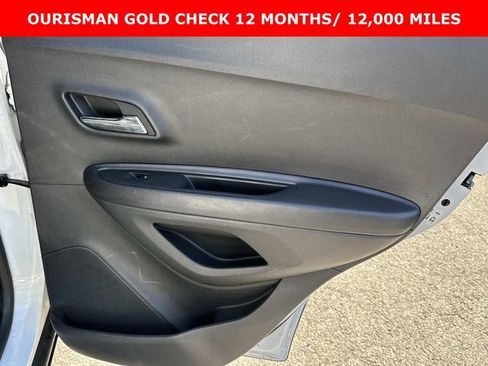 Used 2020 Chevrolet Trax LT w/ LT Convenience Package FWD image 11