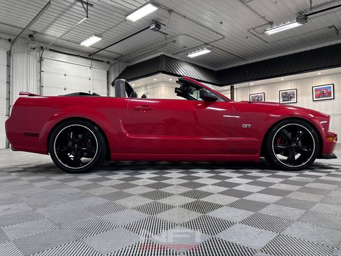 Used 2006 Ford Mustang GT Premium RWD image 26