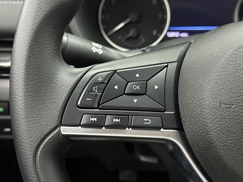 Used 2025 Nissan Sentra SV image 14