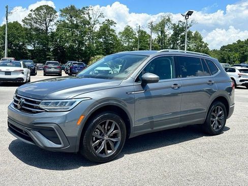 Used 2023 Volkswagen Tiguan SE FWD image 4