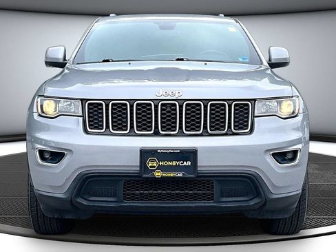 Used 2021 Jeep Grand Cherokee Laredo w/ Security & Convenience Group AWD/4WD image 2