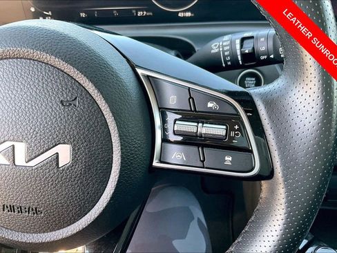Used 2024 Kia Seltos SX w/ SX Sunroof Package AWD/4WD image 19