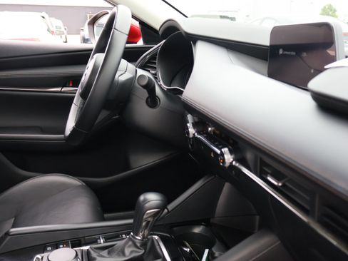 Used 2025 MAZDA MAZDA3 s FWD image 10