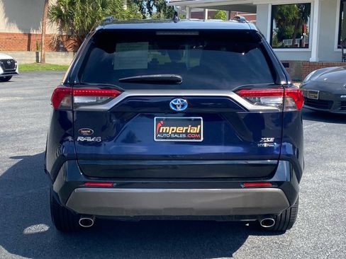 Used 2020 Toyota RAV4 XSE w/ XSE Grade Weather Package AWD/4WD image 8